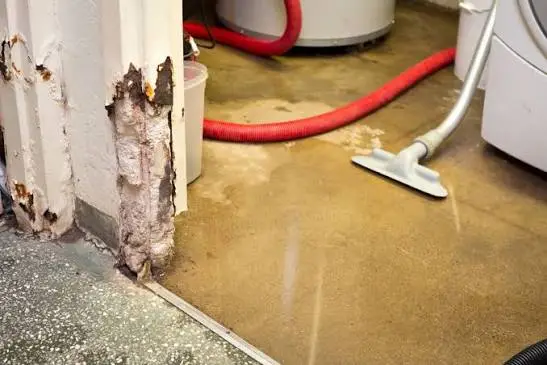 A view of extracting water from a garland home